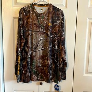 UNDER ARMOUR XL MENS CAMO SHIRT NYLON